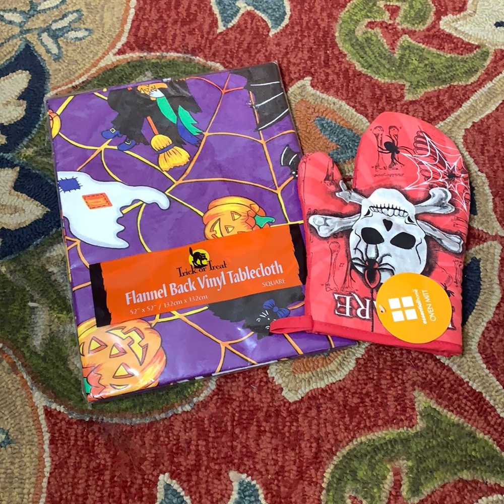 Halloween Table Cloth and Oven Mitt